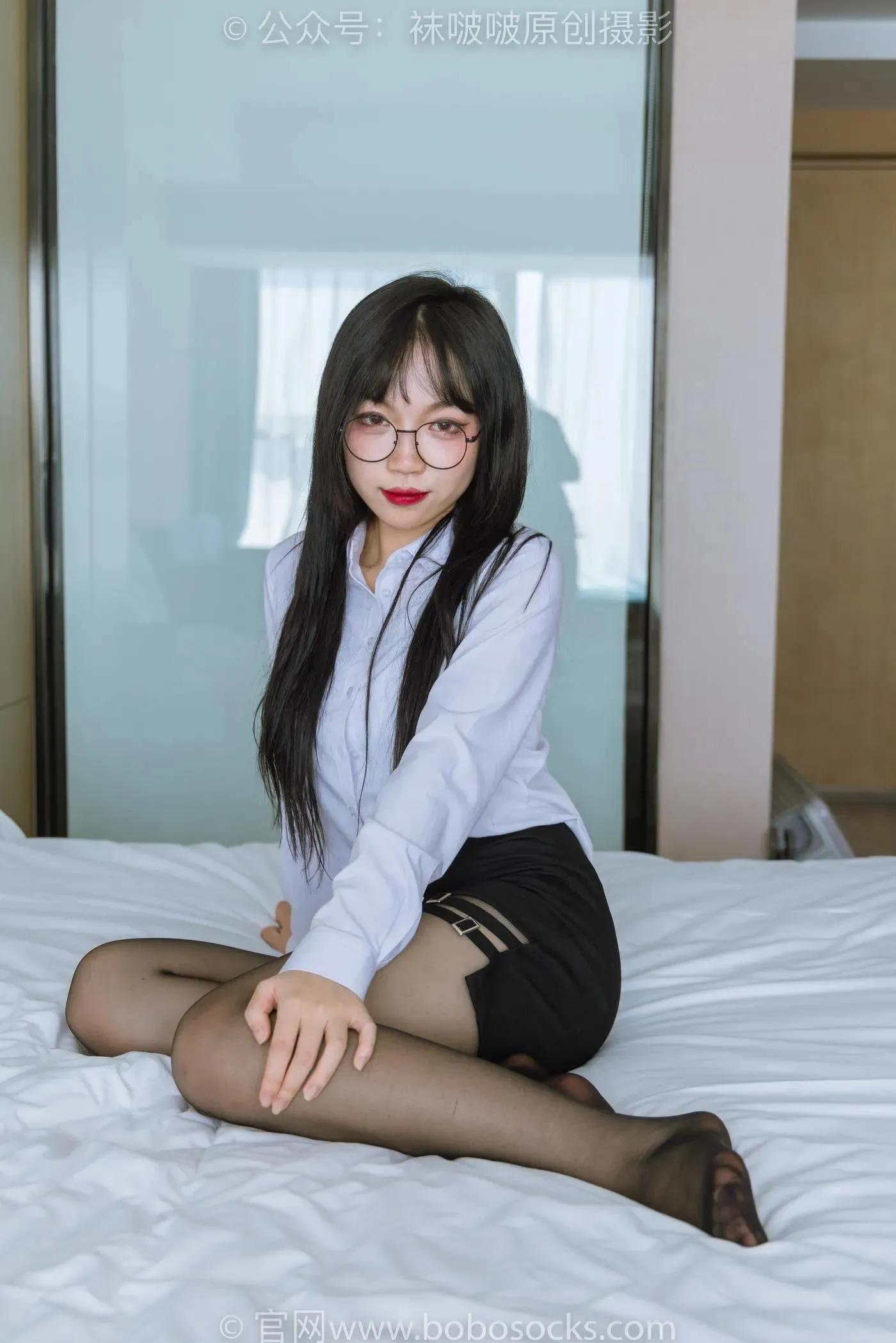 [BoBoSocks袜啵啵]NO.185 周周-ol制服、高跟鞋、黑丝 [140P]插图1